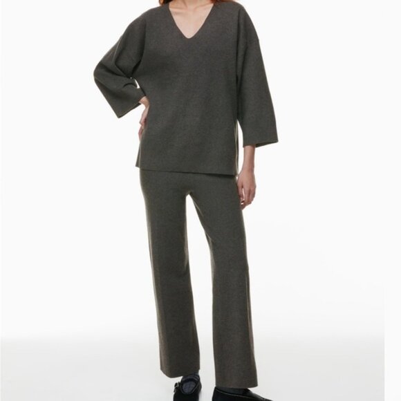 Wilfred Free Comfy Souvenir Set - Picture 4 of 4